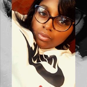 Meet your Posher, Jamila